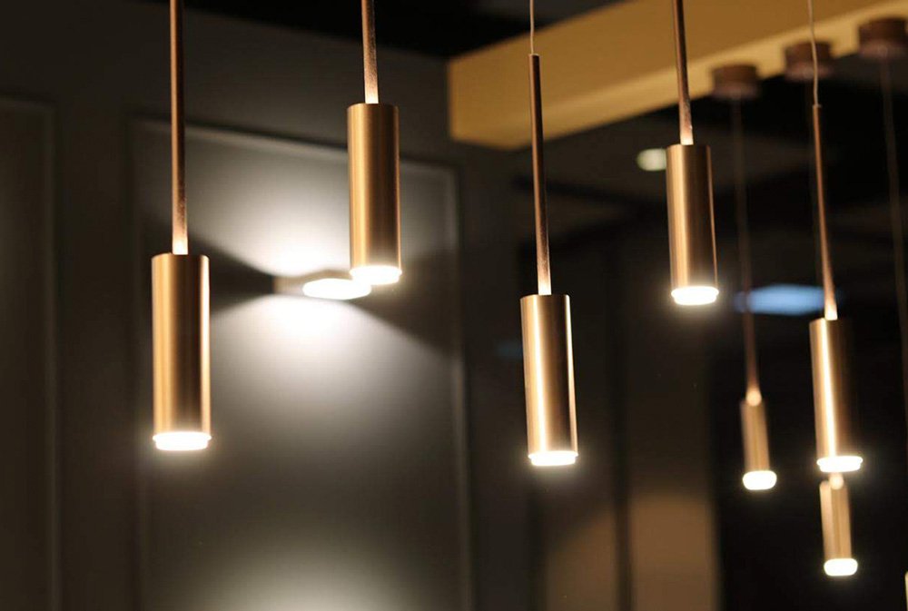 SIELU DESING Y CAOBA DESING STAND